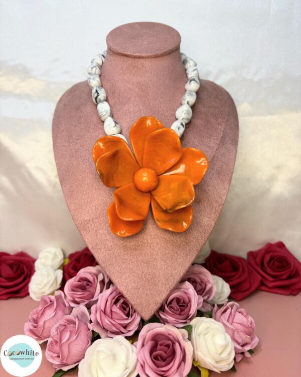 COLLAR MARBELLA